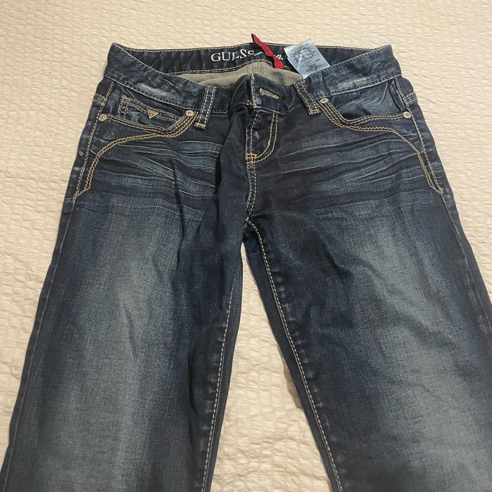 Women’s Guess blue and navy jeans low rise